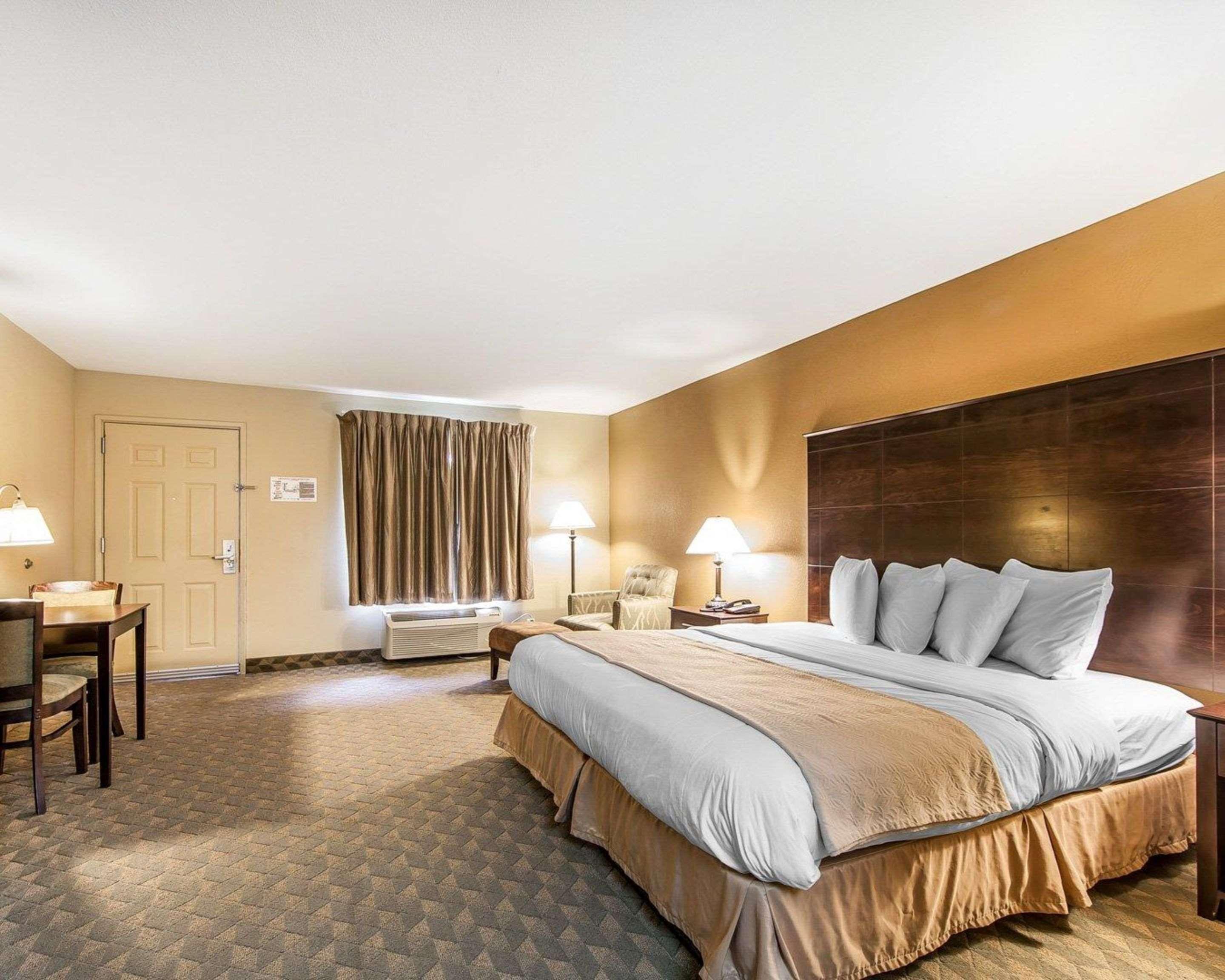 Quality Inn & Suites Bremen Екстер'єр фото
